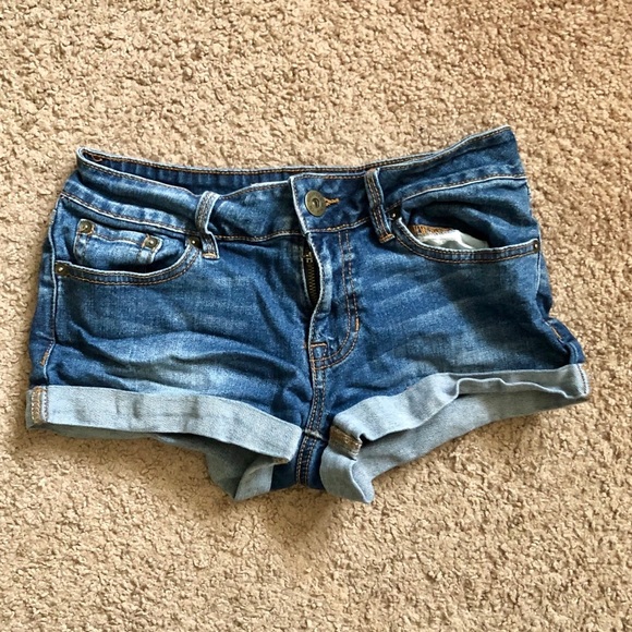 Bullhead Low Rise Shorts - Picture 1 of 3